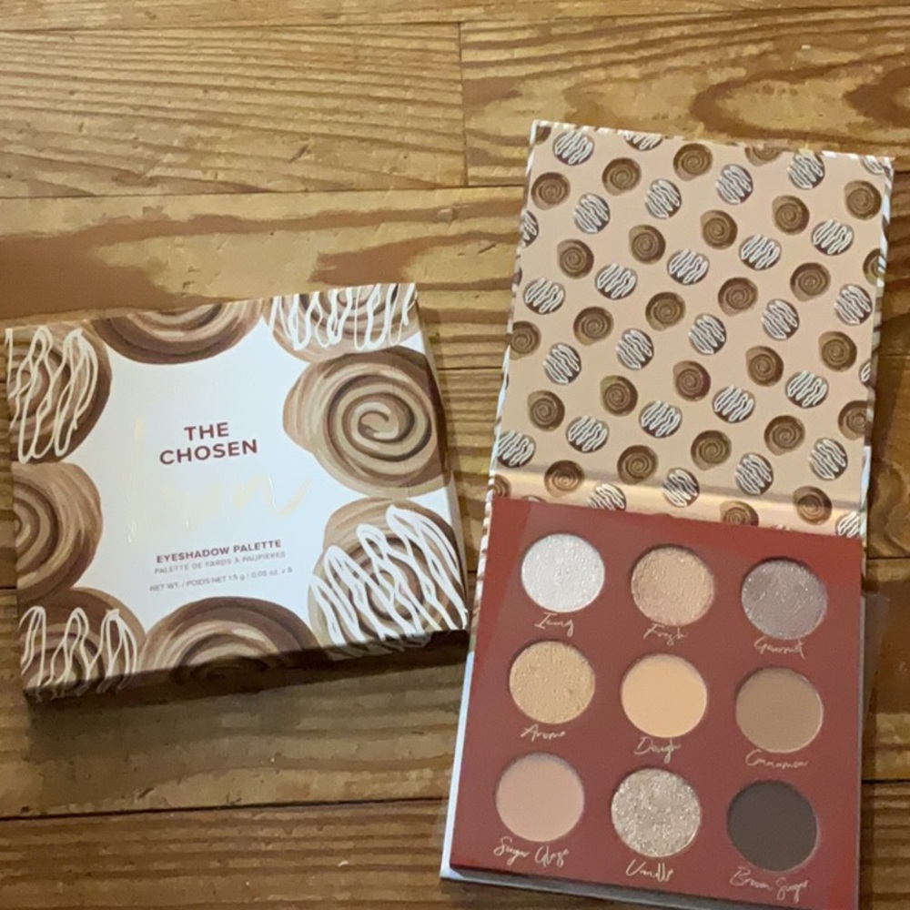 Eyeshadow palette